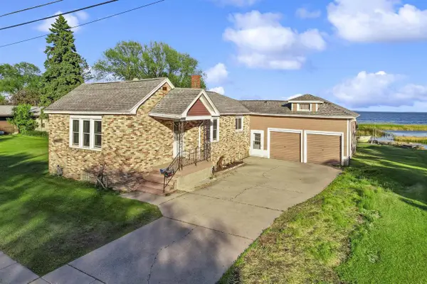 103 W BAY SHORE STREET, Marinette, WI 54143