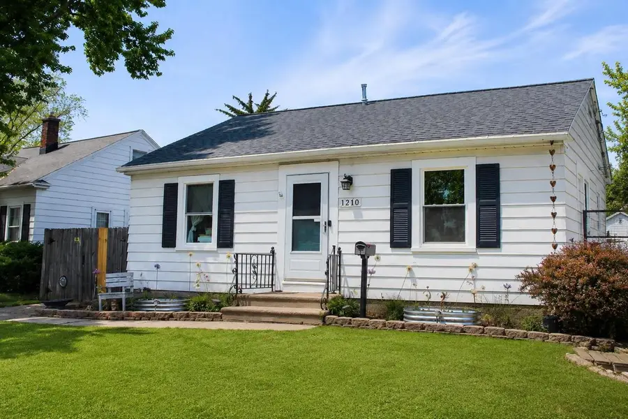 1210 10TH AVENUE, Green Bay, WI 54304 - #2