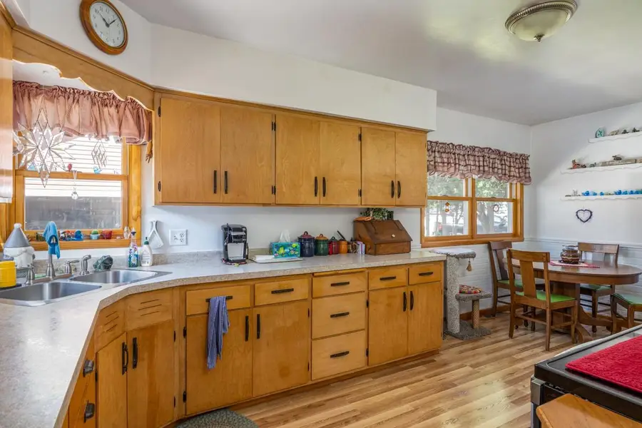 1431 S WALDEN AVENUE, Appleton, WI 54915 - #3