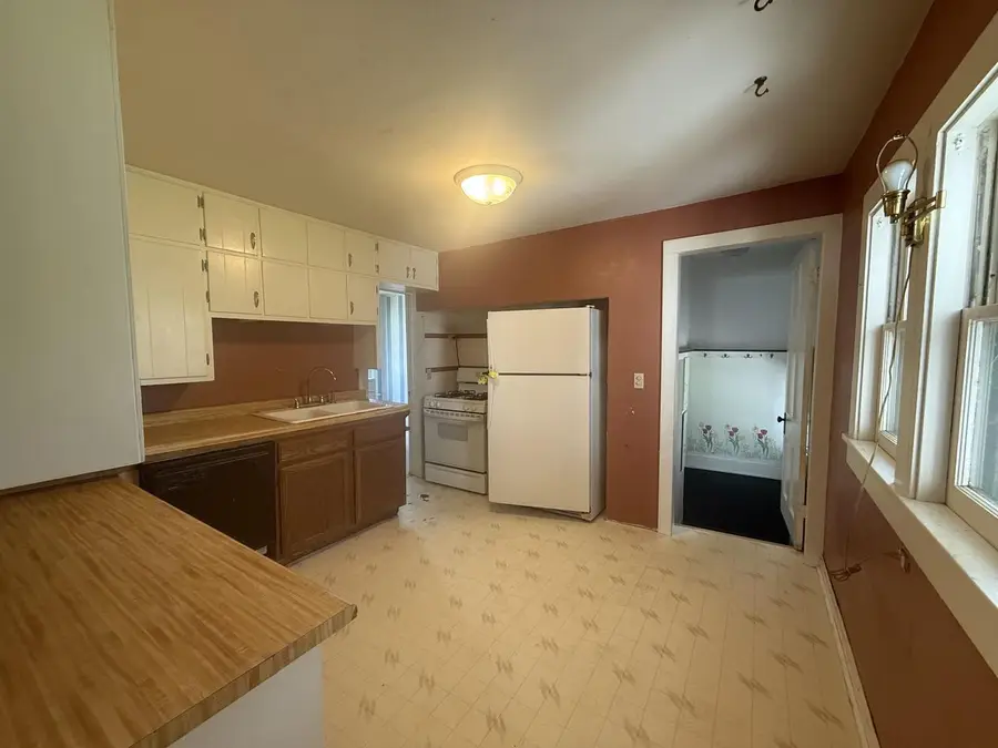 1021 EASTMAN STREET, Oshkosh, WI 54901 - #2