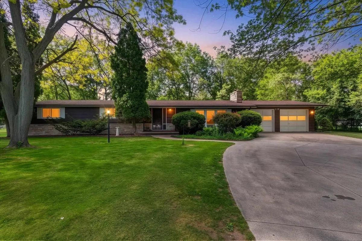 1112 MANITOWOC ROAD, Menasha, WI 54952 - #1