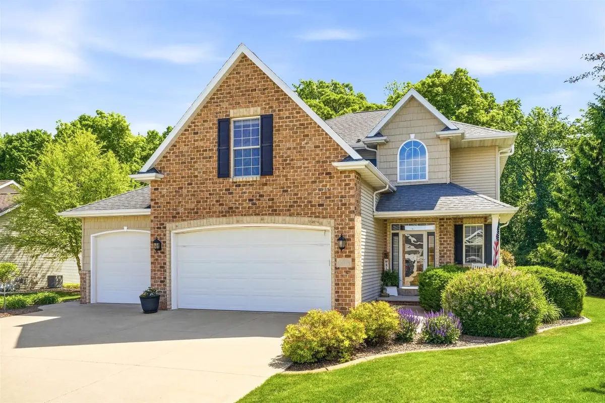 1594 KINGSWOOD DRIVE, Neenah, WI 54956 - #1