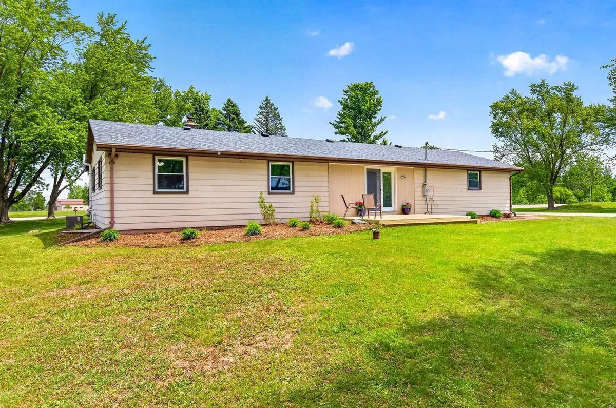 W4806 COUNTRY GATE LANE, Black Creek, WI 54106 - #1