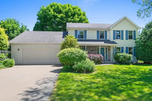 2055 LYNN DRIVE, Neenah, WI 54956