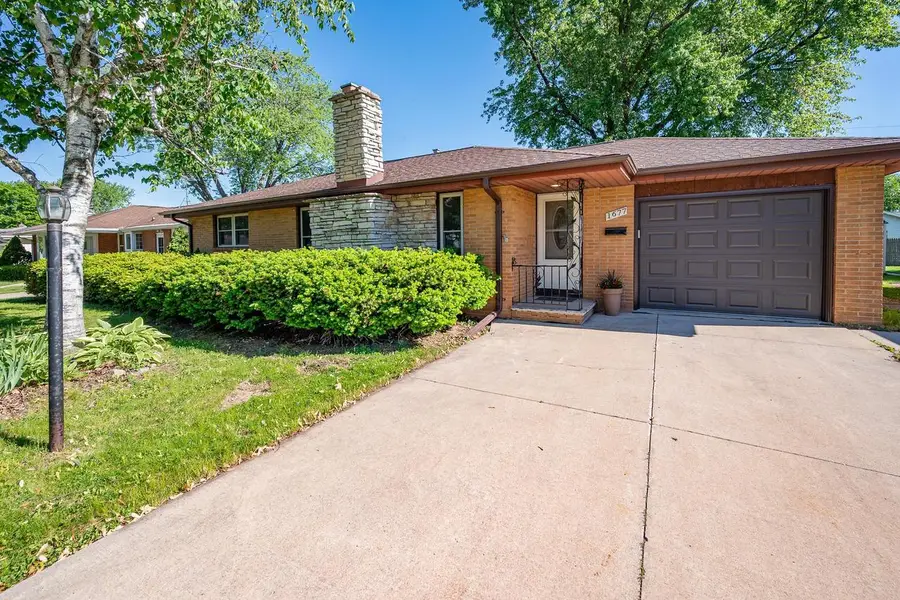 1677 LILAC LANE, Green Bay, WI 54302 - #2