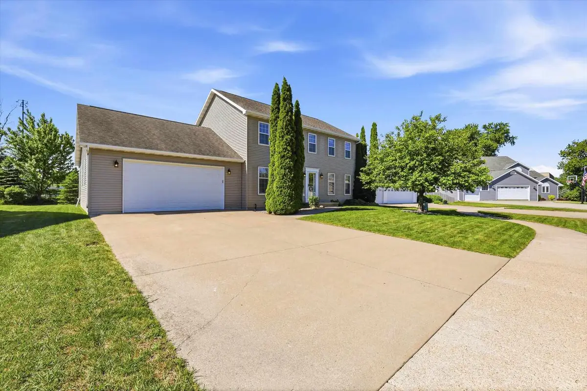 755 WEATHERSTONE DRIVE, Oshkosh, WI 54901 - #1