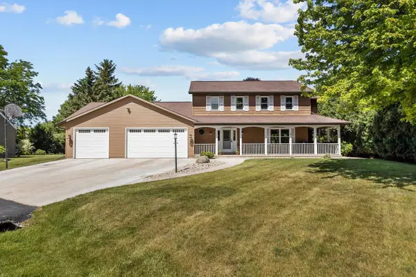 1245 WEATHERWOOD DRIVE, Neenah, WI 54956