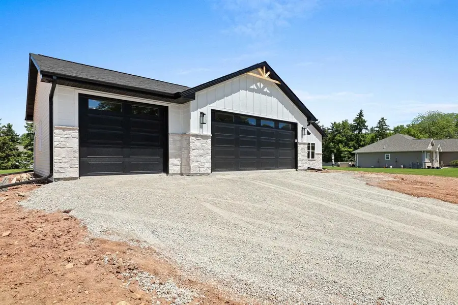 5728 W SPENCER STREET, Appleton, WI 54914 - #2