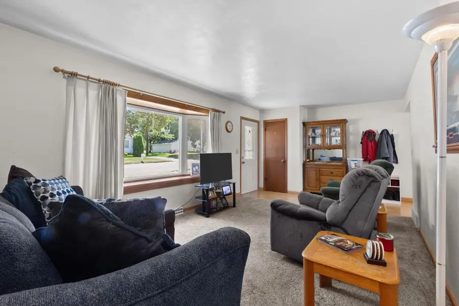 409 E MARY STREET, Black Creek, WI 54106 - #3