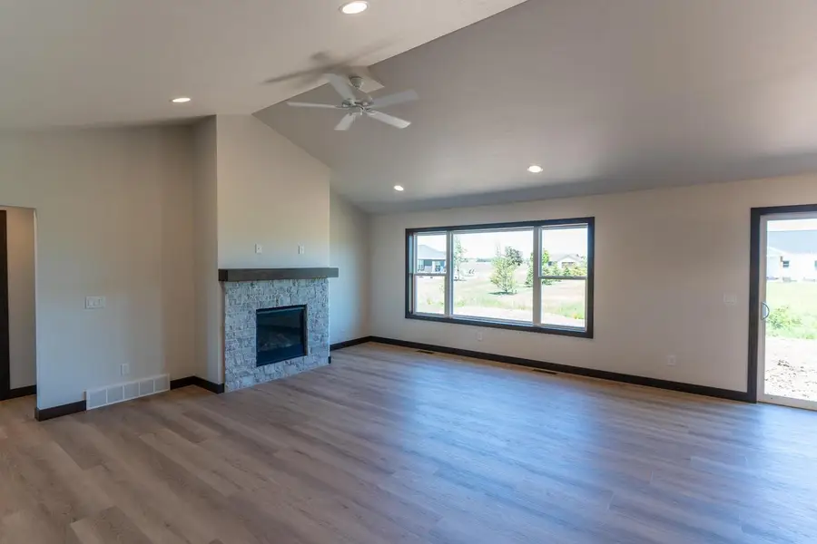 W5896 EDGEWOOD DRIVE, Menasha, WI 54952 - #2