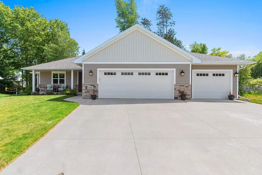 2731 CRESTWOOD SPRINGS COURT, Green Bay, WI 54304 - #2