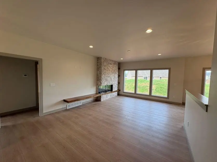 1399 CROSSROADS DRIVE, De Pere, WI 54115 - #2