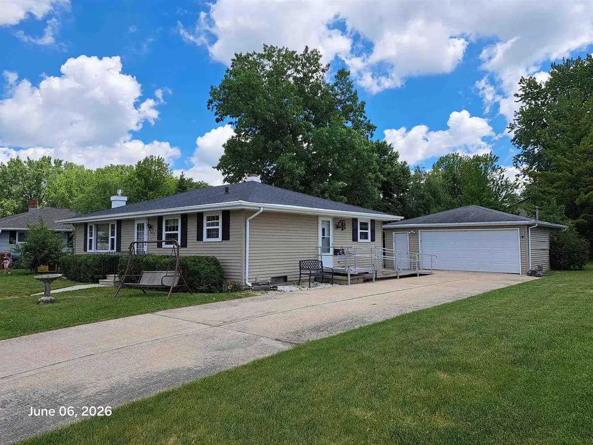 1121 CALDER STREET, Menasha, WI 54952 - #1