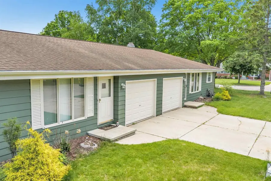 1715 EDGEHILL DRIVE, Green Bay, WI 54304 - #3