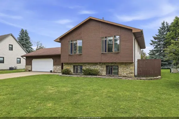 3236 S WHIP POOR WILL LANE, Appleton, WI 54915
