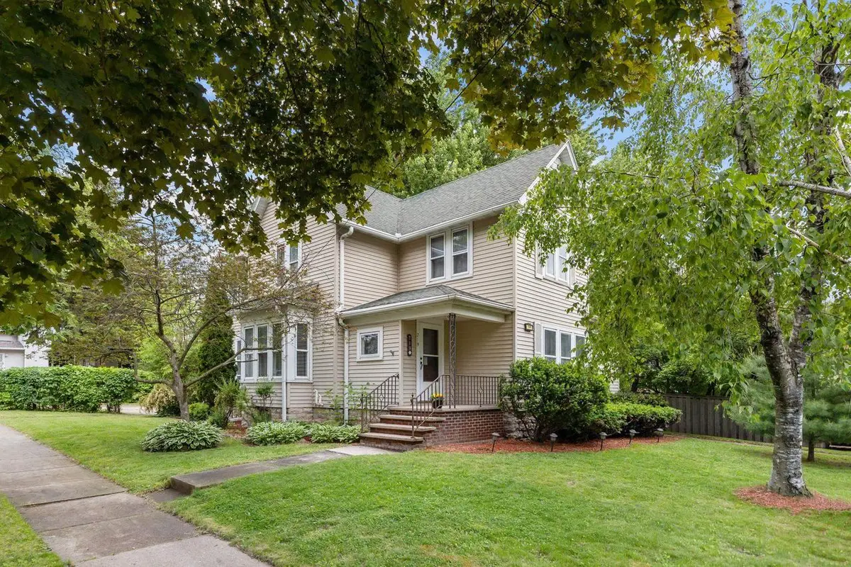 719 S STATE STREET, Appleton, WI 54911 - #1