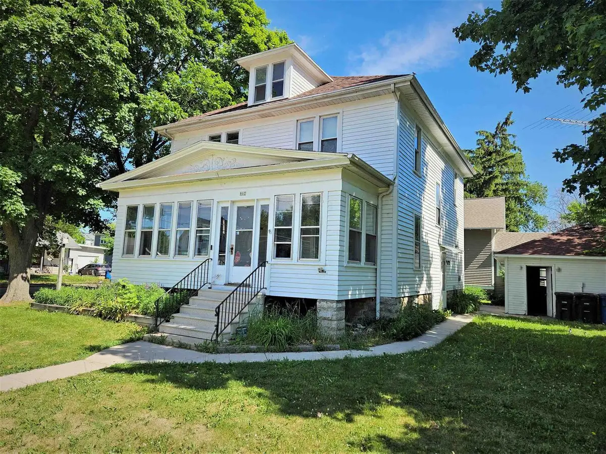 802 CEAPE AVENUE, Oshkosh, WI 54901 - #1