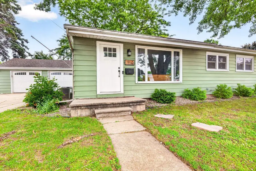 1910 GEORGIA STREET, Oshkosh, WI 54902 - #3