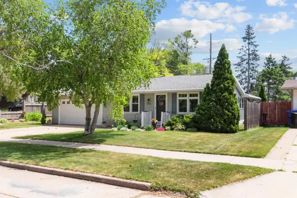 2416 N ELINOR STREET, Appleton, WI 54914