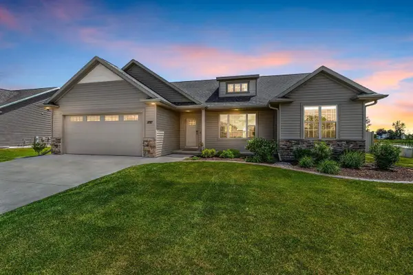 1897 MEADOWLAND COURT, Green Bay, WI 54311