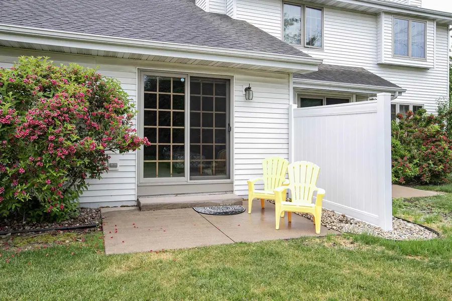 2420 NOEL COURT, Oshkosh, WI 54904 - #2