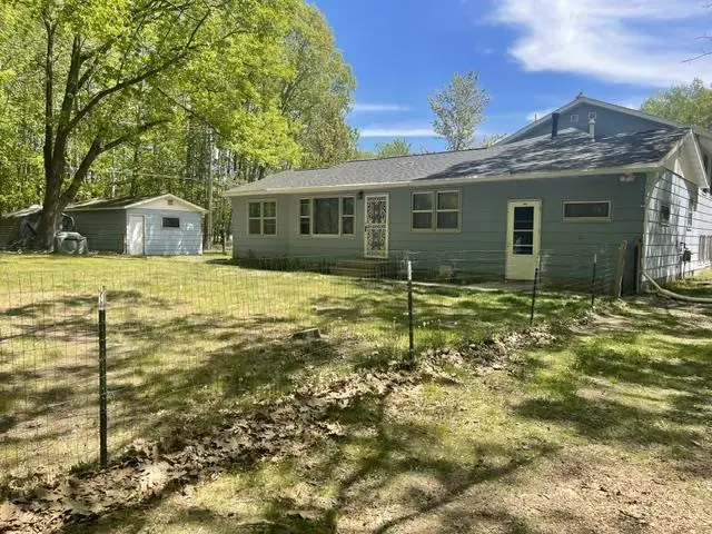 2601 W 2ND AVENUE, Gladstone, MI 49837 - #1