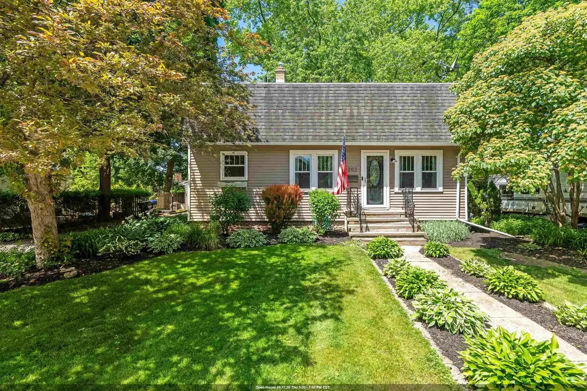 203 CEDAR STREET, Neenah, WI 54956 - #1