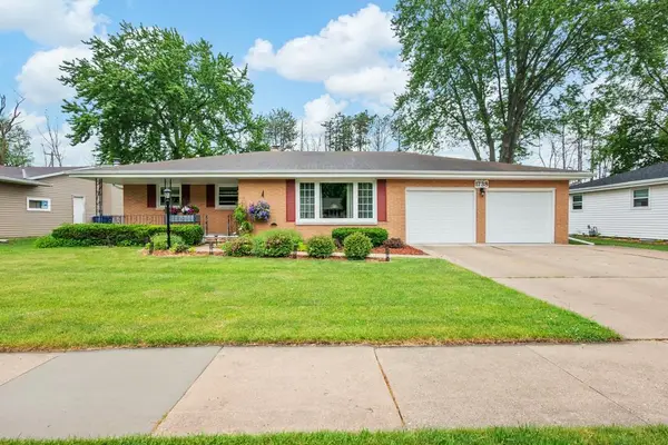 1738 DEBRA LANE, Green Bay, WI 54302
