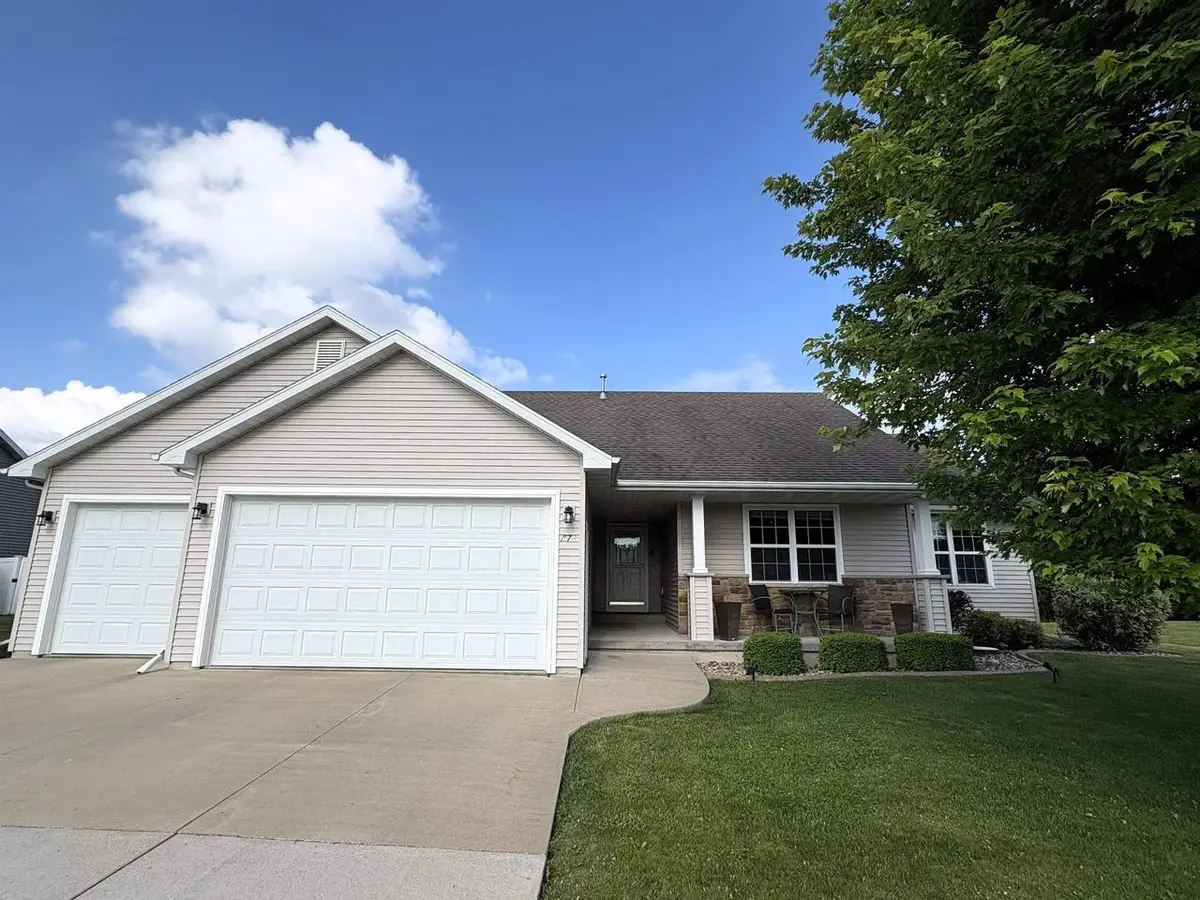 1578 LONE OAK DRIVE, Neenah, WI 54956 - #1