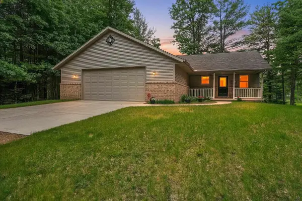 12055 UP NORTH LANE, Crivitz, WI 54114