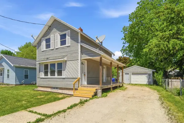 1014 W KAMPS AVENUE, Appleton, WI 54914