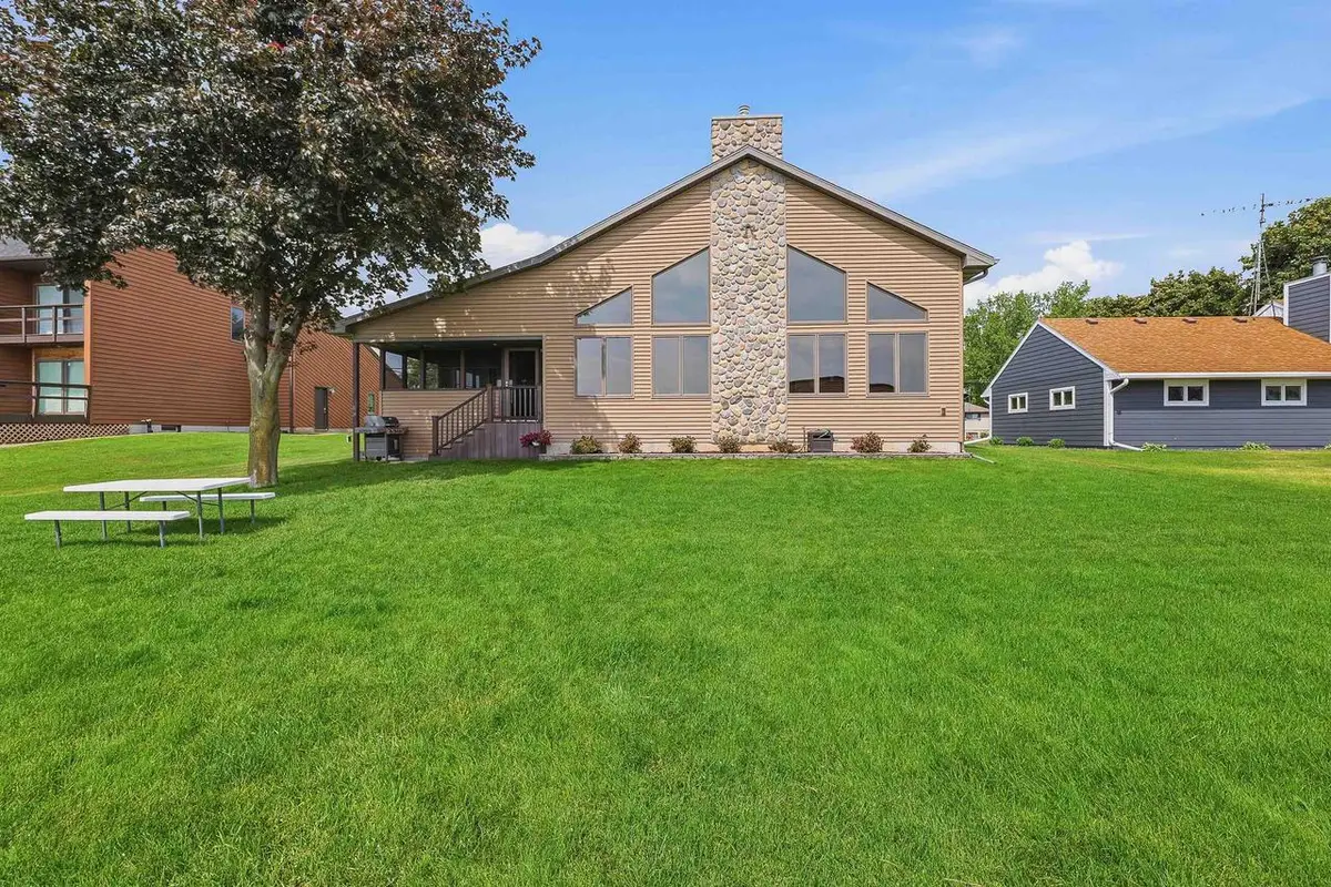 6322 BLACK WOLF POINT ROAD, Oshkosh, WI 54902 - #1