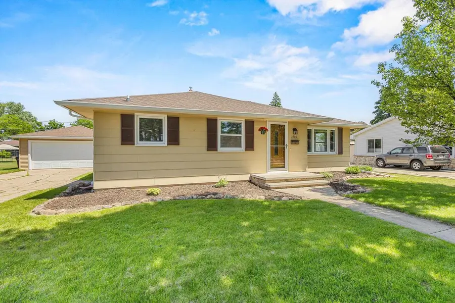 2700 N LILLIAN COURT, Appleton, WI 54911 - #3