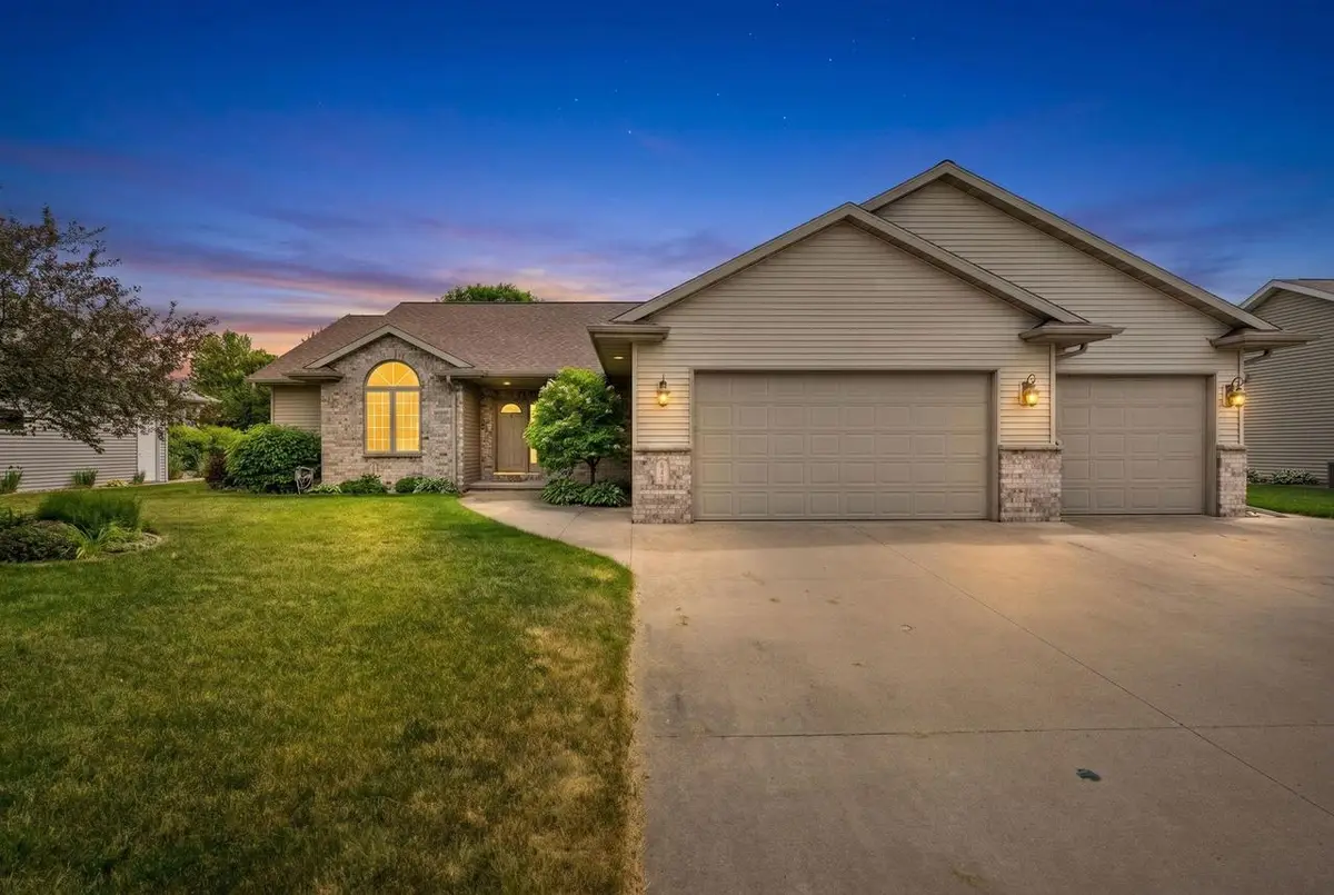 2307 SOUTHERLAND CIRCLE, Kaukauna, WI 54130 - #1