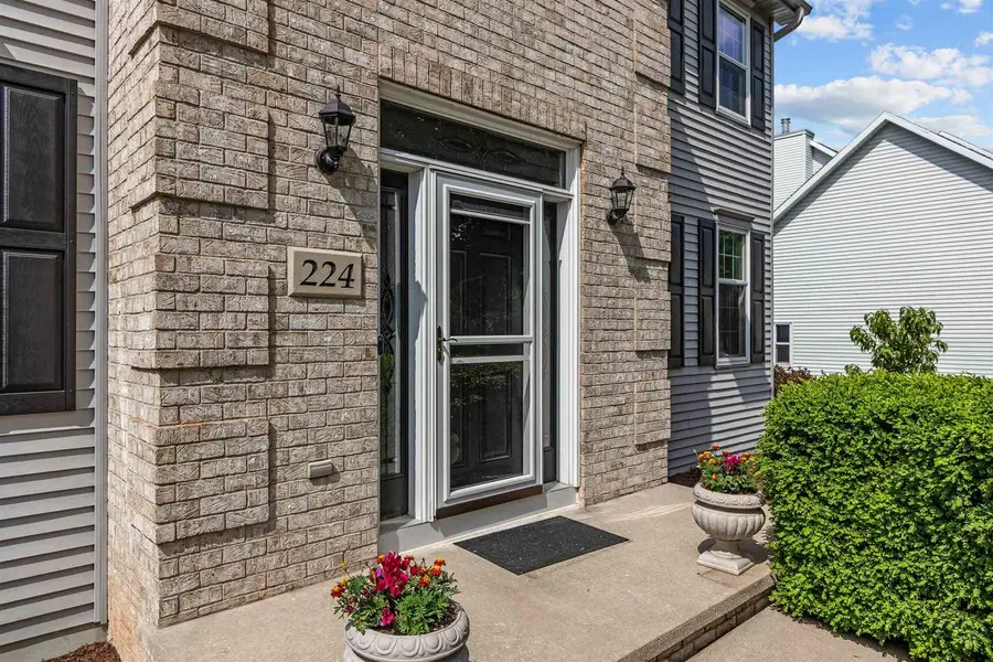 224 E CARRINGTON LANE, Appleton, WI 54913 - #3