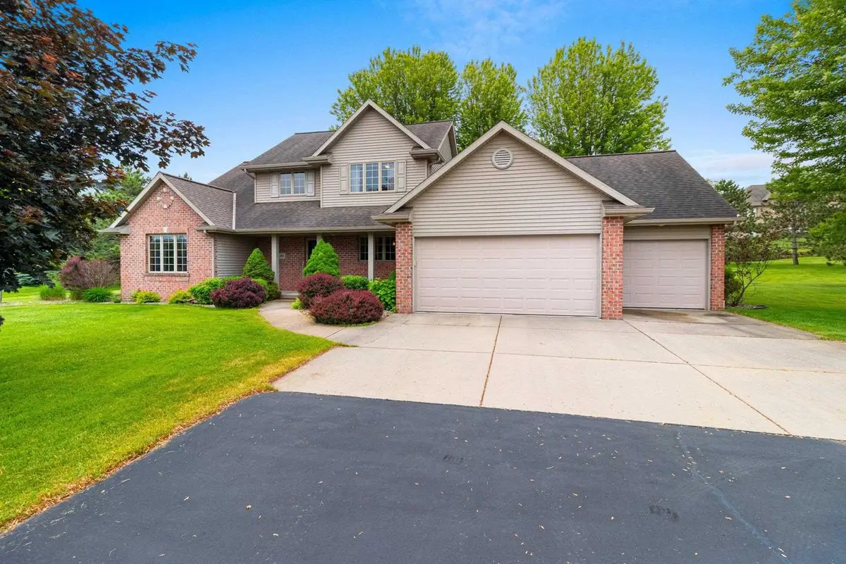 3386 HAWKEYE COURT, Suamico, WI 54313 - #1