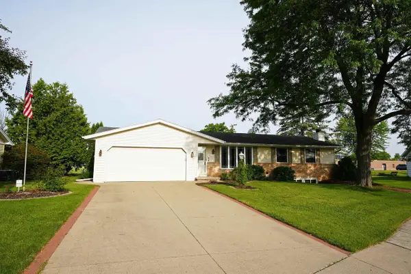 1238 STINE WAY, De Pere, WI 54115