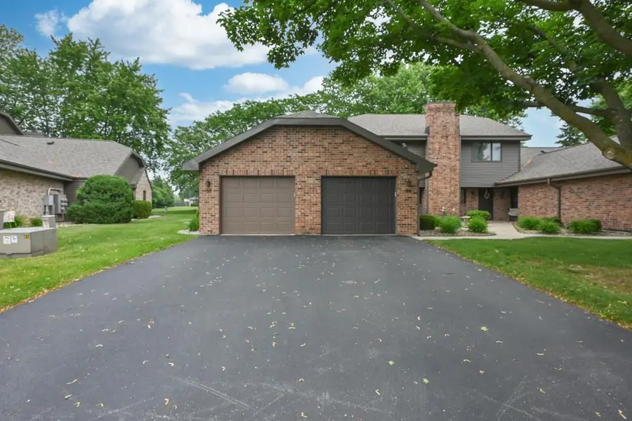 88 SPENCER VILLAGE COURT, Appleton, WI 54914 - #2