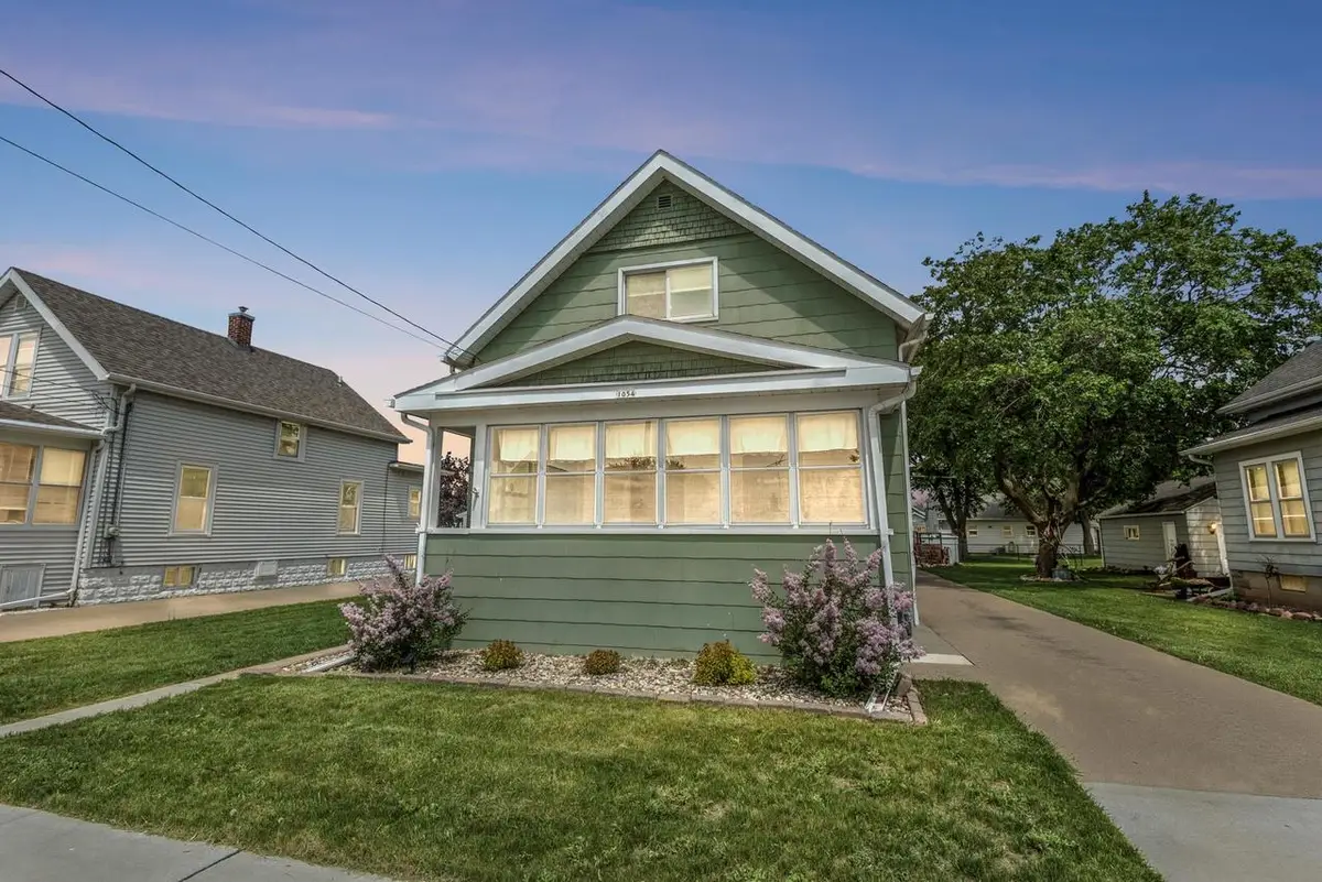 1054 TYLER AVENUE, Oshkosh, WI 54902 - #1