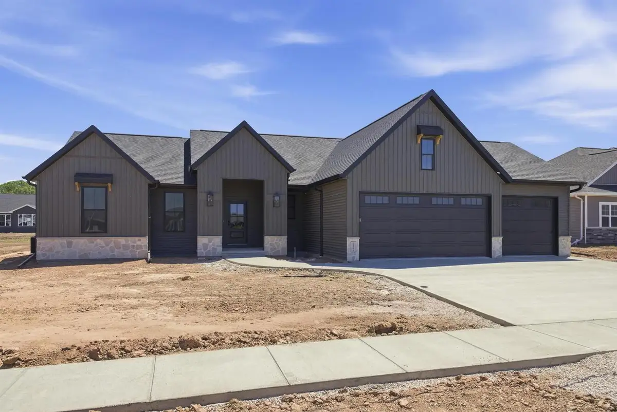 N8860 KILLARNEY WAY, Menasha, WI 54952 - #1