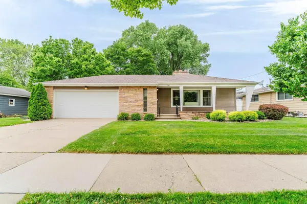 1947 MCCURDY STREET, Oshkosh, WI 54902
