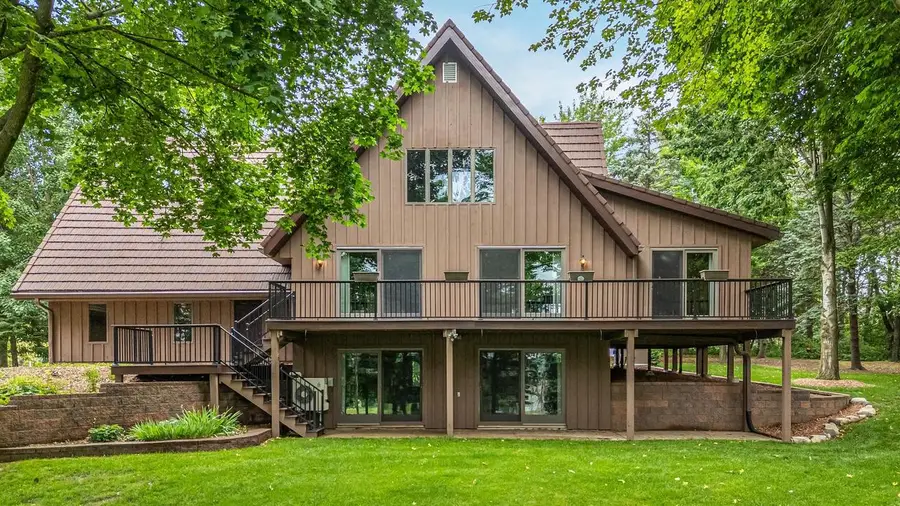 63 CRESTVIEW DRIVE, Hortonville, WI 54844 - #2