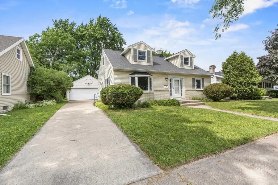 1136 W ROBERTS AVENUE, Appleton, WI 54914 - #3