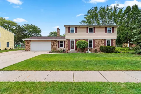 241 SCOUT WAY, De Pere, WI 54115