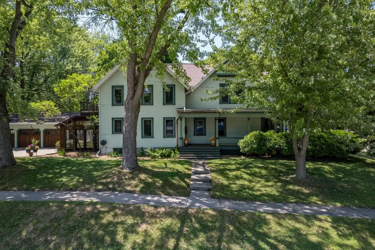 1001 S LAWE STREET, Appleton, WI 54915 - #1