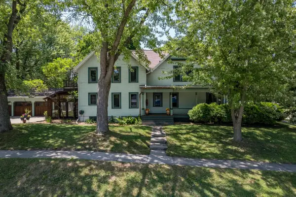 1001 S LAWE STREET, Appleton, WI 54915