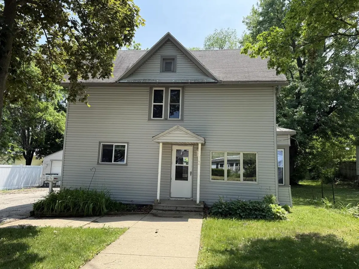 144 E ONTARIO STREET, Omro, WI 54963 - #1