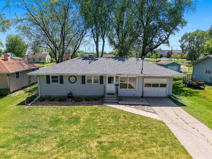 947 REDLEY COURT, Green Bay, WI 54304 - #2