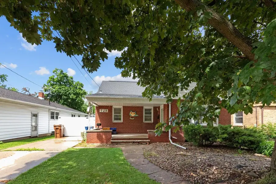 728 TAYCO STREET, Menasha, WI 54952 - #3