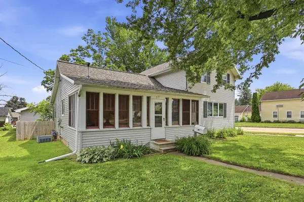 712 ALGOMA STREET, New London, WI 54961
